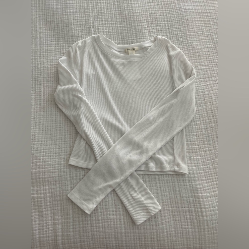 White cropped long sleeve ribbed top